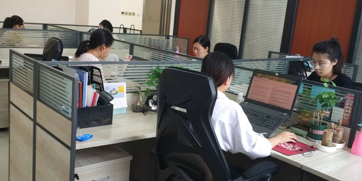 Metan sales team members are focusing on their jobs.